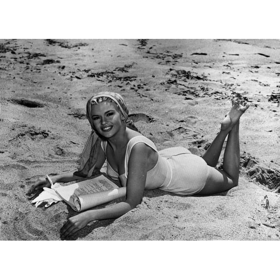 Jayne Mansfield in a swimsuit Photo Print (24 x 30)
