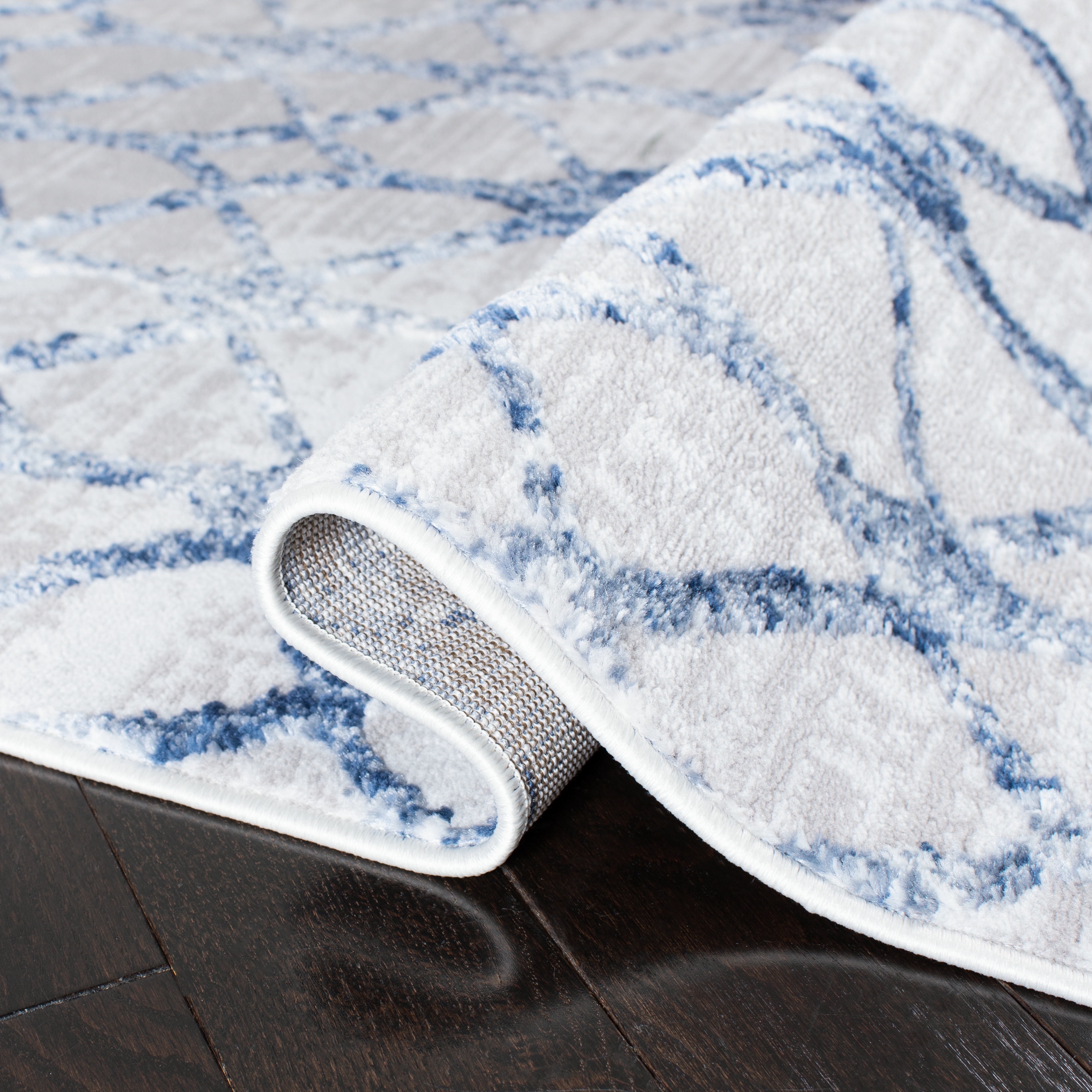 SAFAVIEH Amelia Floella Geometric Runner Rug, Gray/Navy, 2'2" x 6'