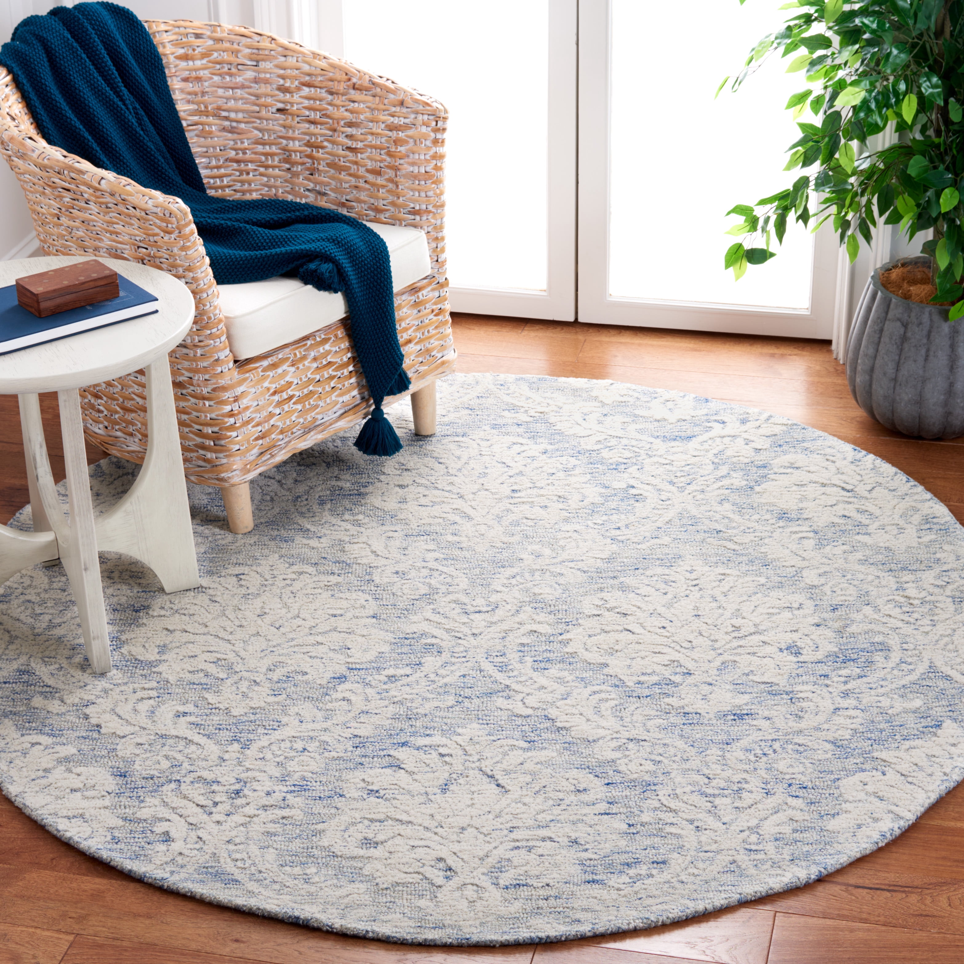 SAFAVIEH Metro Rosalind Medallion Area Rug, Blue/Ivory, 6' x 6' Round