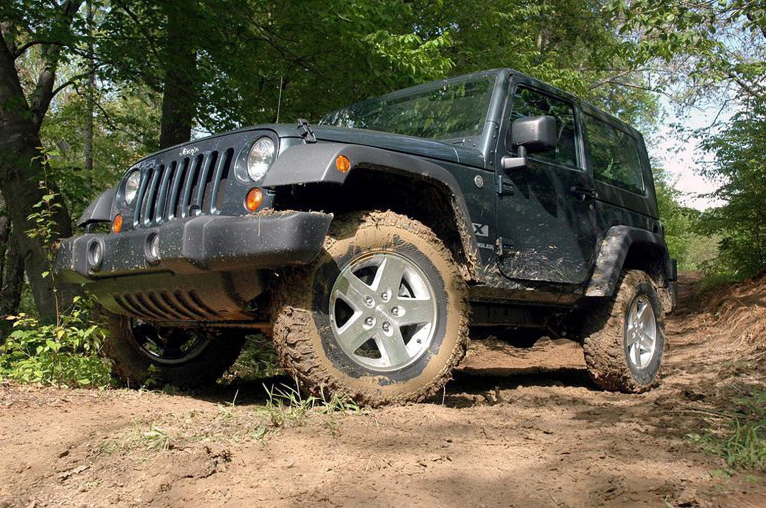 Rough Country 1.75" Lift Kit (fits) 2007-2018 Jeep Wrangler JK | N3 Shocks | Suspension System | 65130
