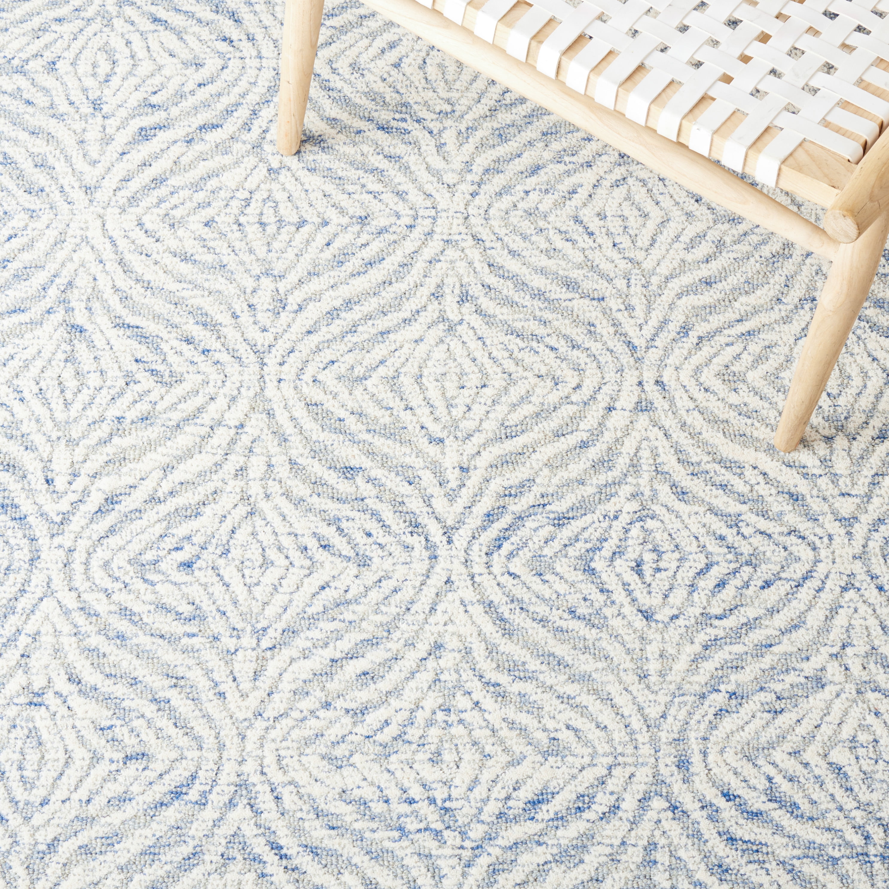 SAFAVIEH Metro Dalach Medallion Runner Rug, Blue/Ivory, 2'3" x 8'