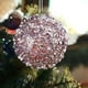 thumbnail image 5 of Adornos para árbol de Navidad de 8 cm - Decoraciones colgantes de espuma de lentejuelas, decoración navideña brillante para árbol festivo, 5 of 6
