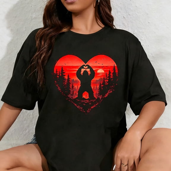 100% Cotton Unisex Retro Funny Bigfoot Sasquatch Heart Love Valentine Boy Men T-Shirt