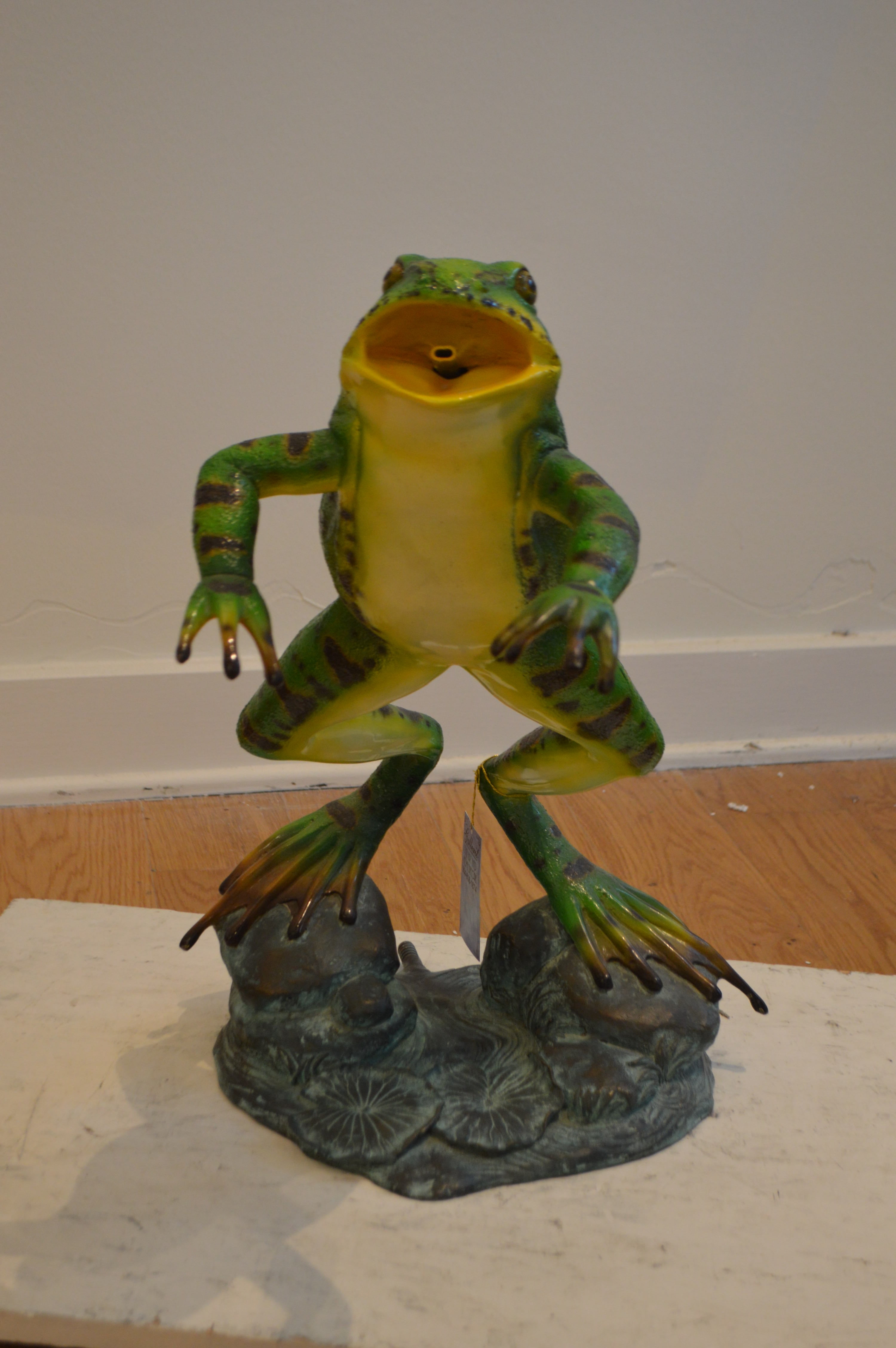 Nifao Jumping Frog – Outdoor Bronze Fountain, Garden Water Feature, 19"L x 12"W x 22"H