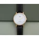 thumbnail image 2 of Reloj Q&q Dama Qz01j101y Piel Negro Caja Dorada Cara Blanca Color del bisel Dorado Color del fondo Blanco, 2 of 5