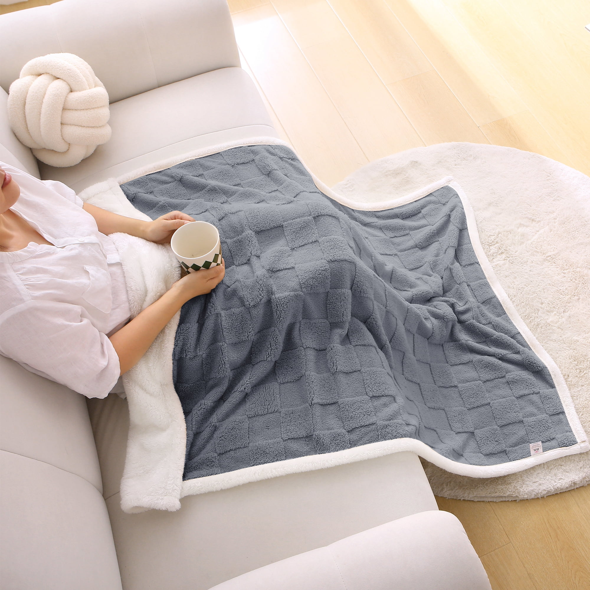 Fleece King Blanket for Sofa - Soft Lightweight Plush Cozy Fuzzy Microfiber Checkered Warm Blanket, 80x91 inches, Gray