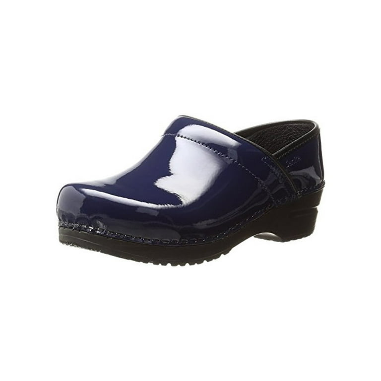 sanita closed back clogs