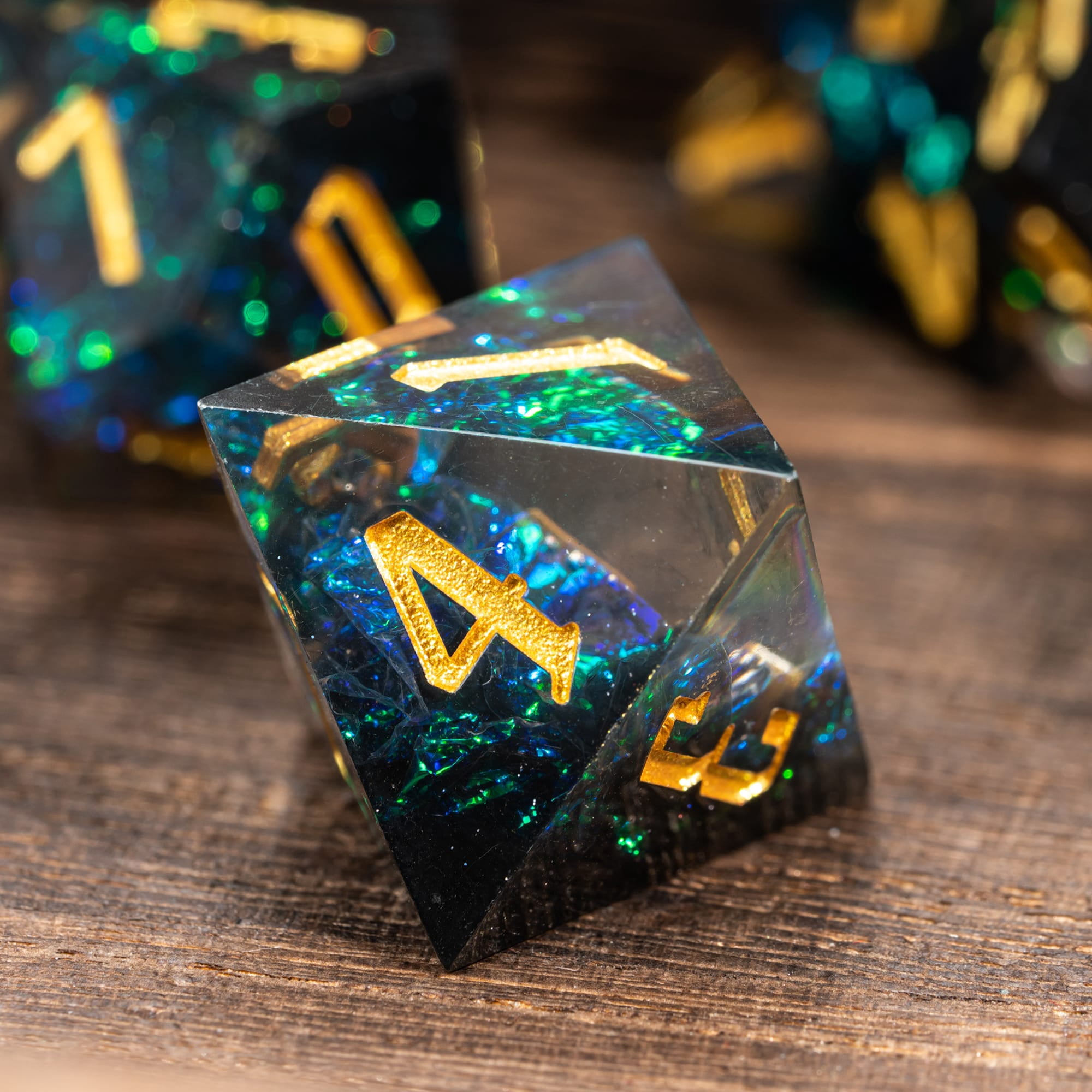 Cusdie 7-Die Sharp Edges DND Dice, Handcrafted Polyhedral Dice Set, for Role Playing Game Dungeons and Dragons D&D Dice MTG Pathfinder