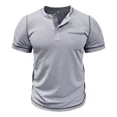 thumbnail image 4 of Camisa Henley De Manga Corta Con Gofres Para Hombre 2024, 4 of 8