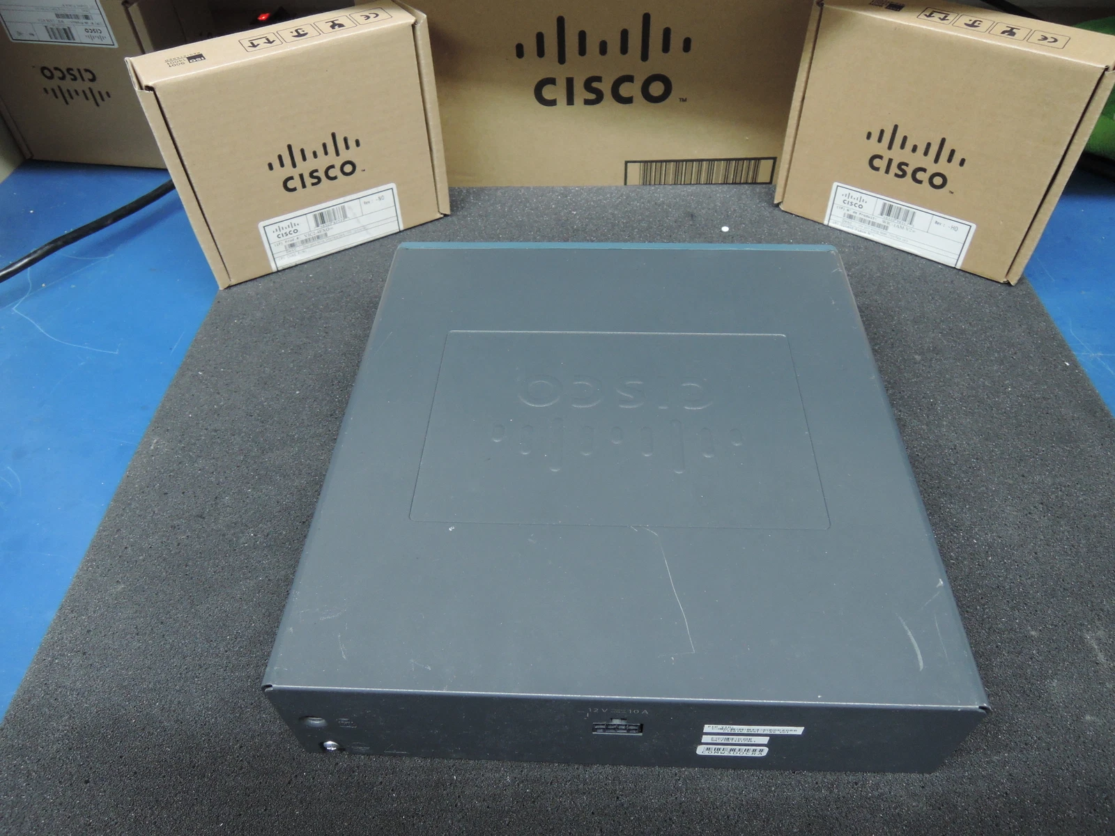 used Cisco C1861W-SRST-F/K9 V01 with VIC2-4FXO & power