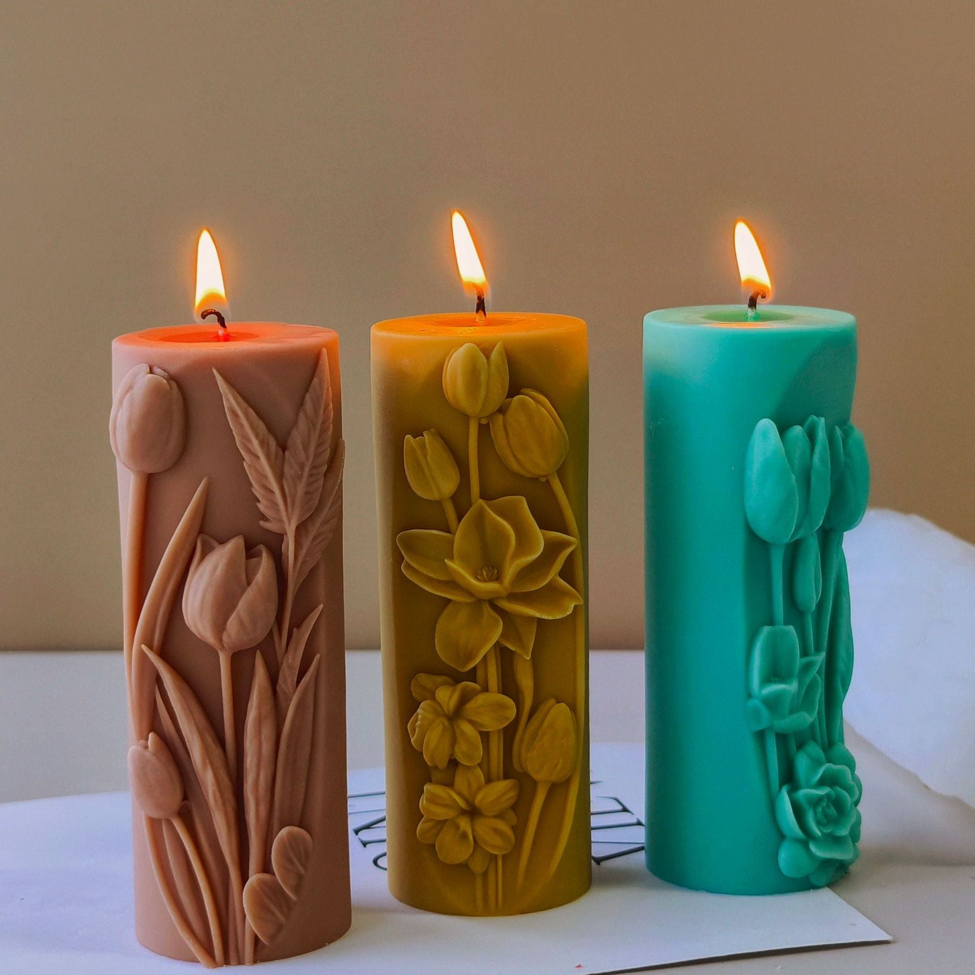 3PCS Elegant Lily Embossed Candle Molds for Candle Making, 3D Flower Silicone Molds for Aromatherapy Candle Soap Wax Resin Clay, Blooming Lily Chocolate Cake Molds, DIY Floral Art Craft Wedding Decor