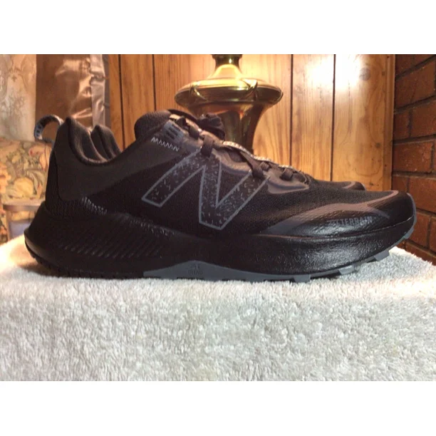Mens New Balance Trail Running Shoes MTNTRLB4 Black Size 8