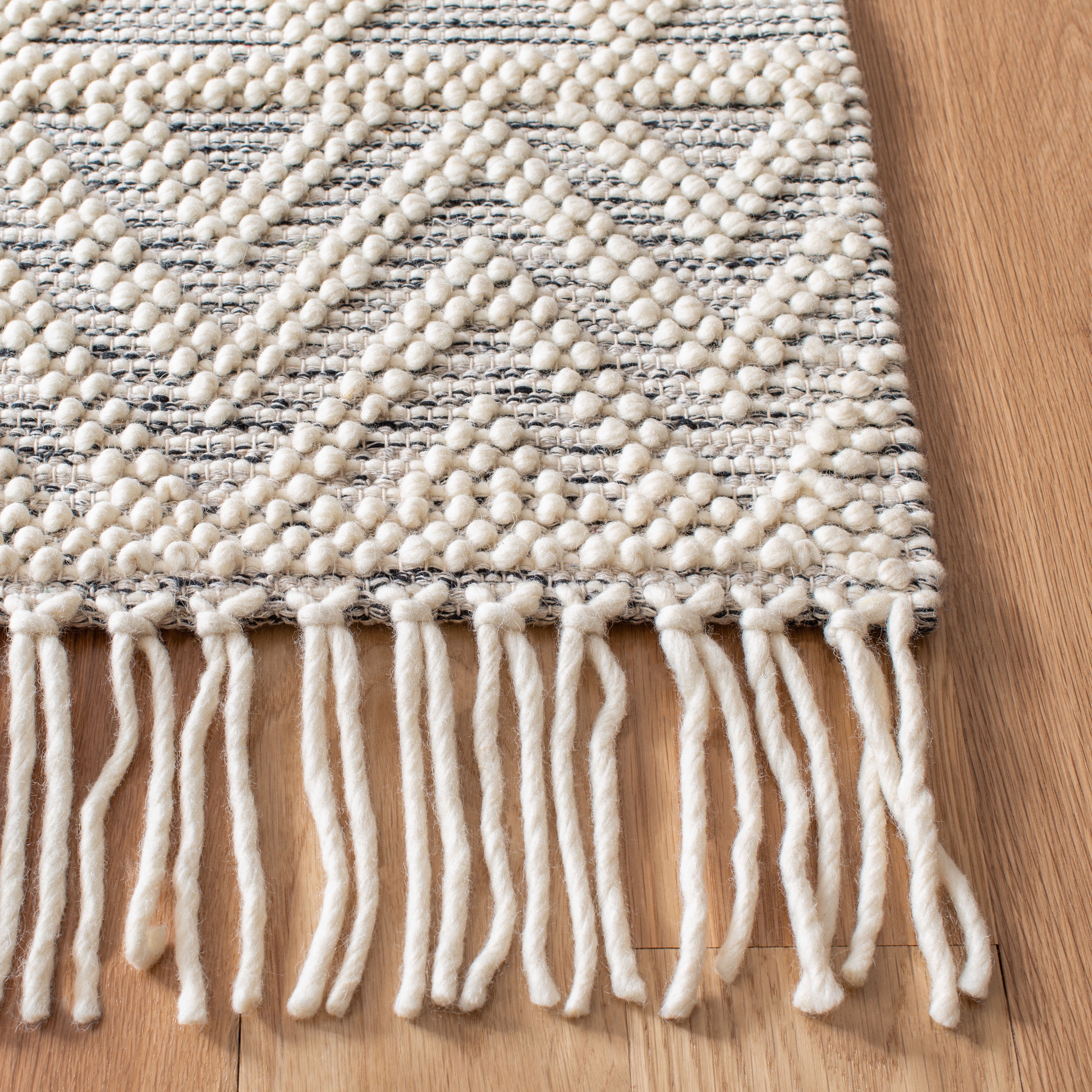 SAFAVIEH Natura Endika Geometric Area Rug, Ivory/Black, 8' x 10'