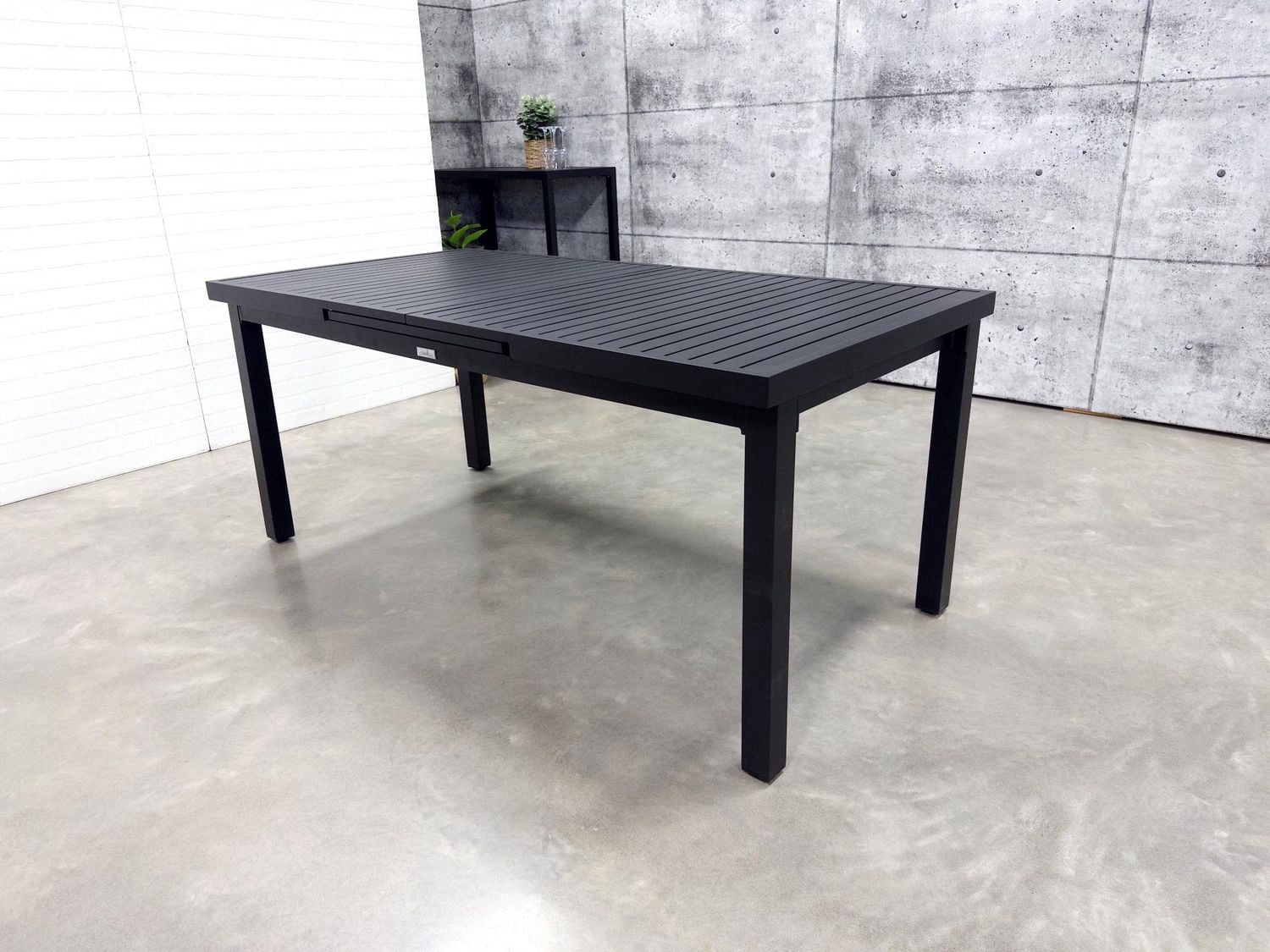 Extension table 35''x70'' up to 90''