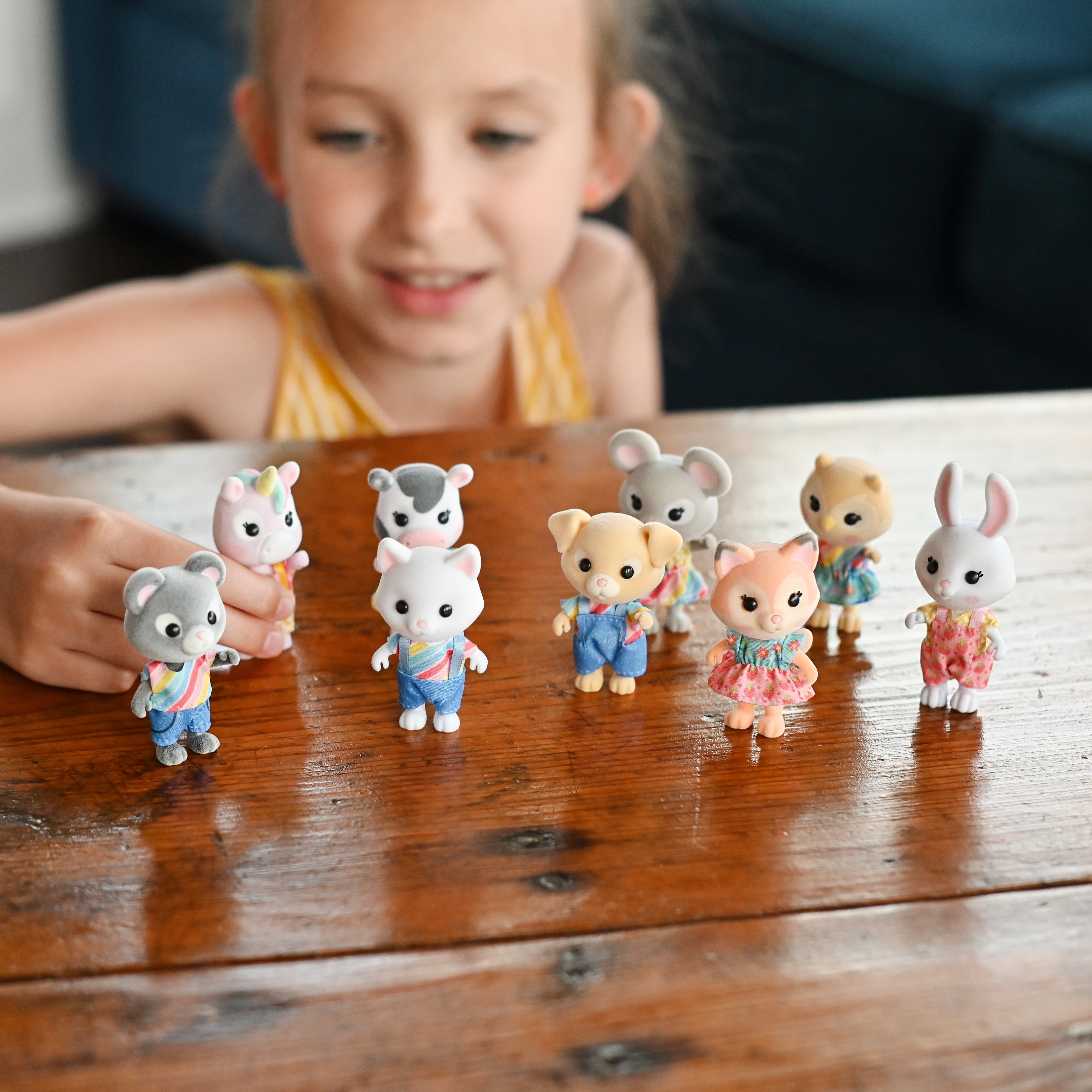 Honey Bee Acres Mystery Bag – Collectible Surprise Flocked Figures – 1 Surprise Character with Removable Outfit – Ages 3+