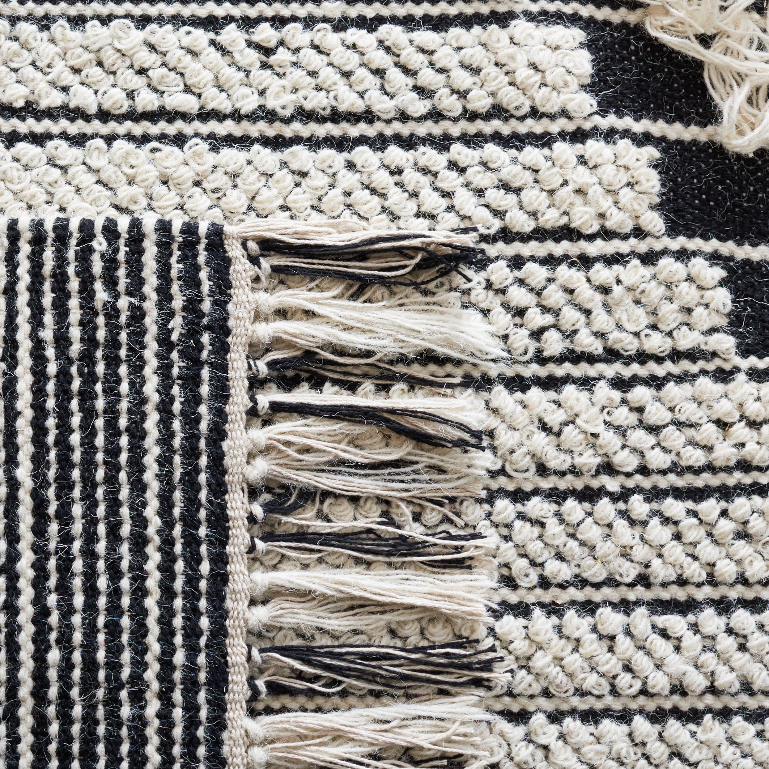 SAFAVIEH Vermont Winton Modern Area Rug, Ivory/Black, 8' x 10'