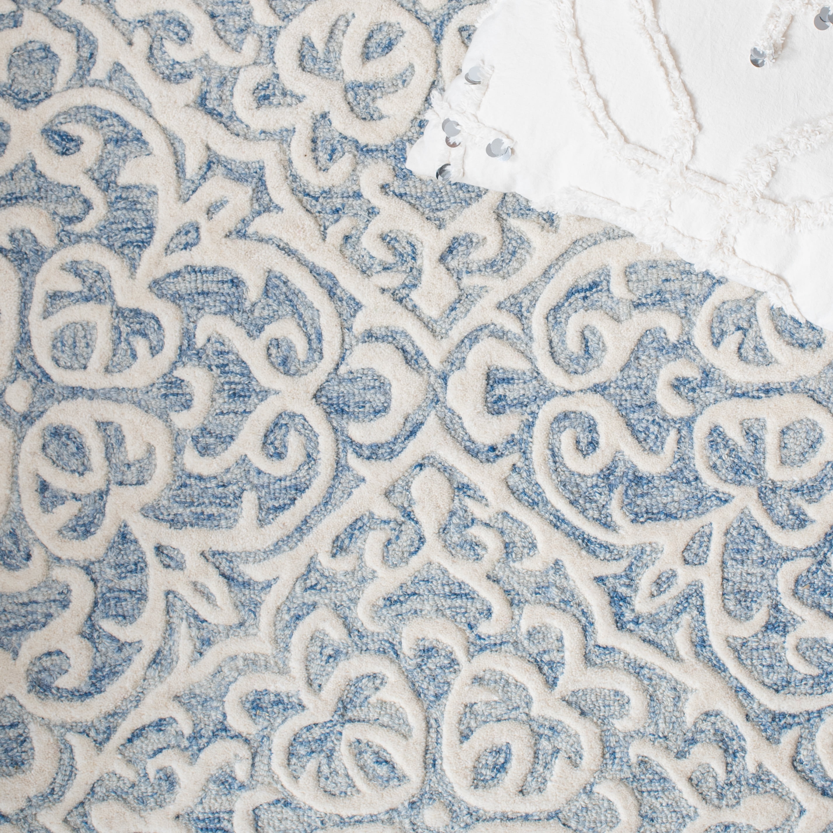 Safavieh Metro Joshua Medallion Area Rug, Blue/Ivory, 5' x 8'