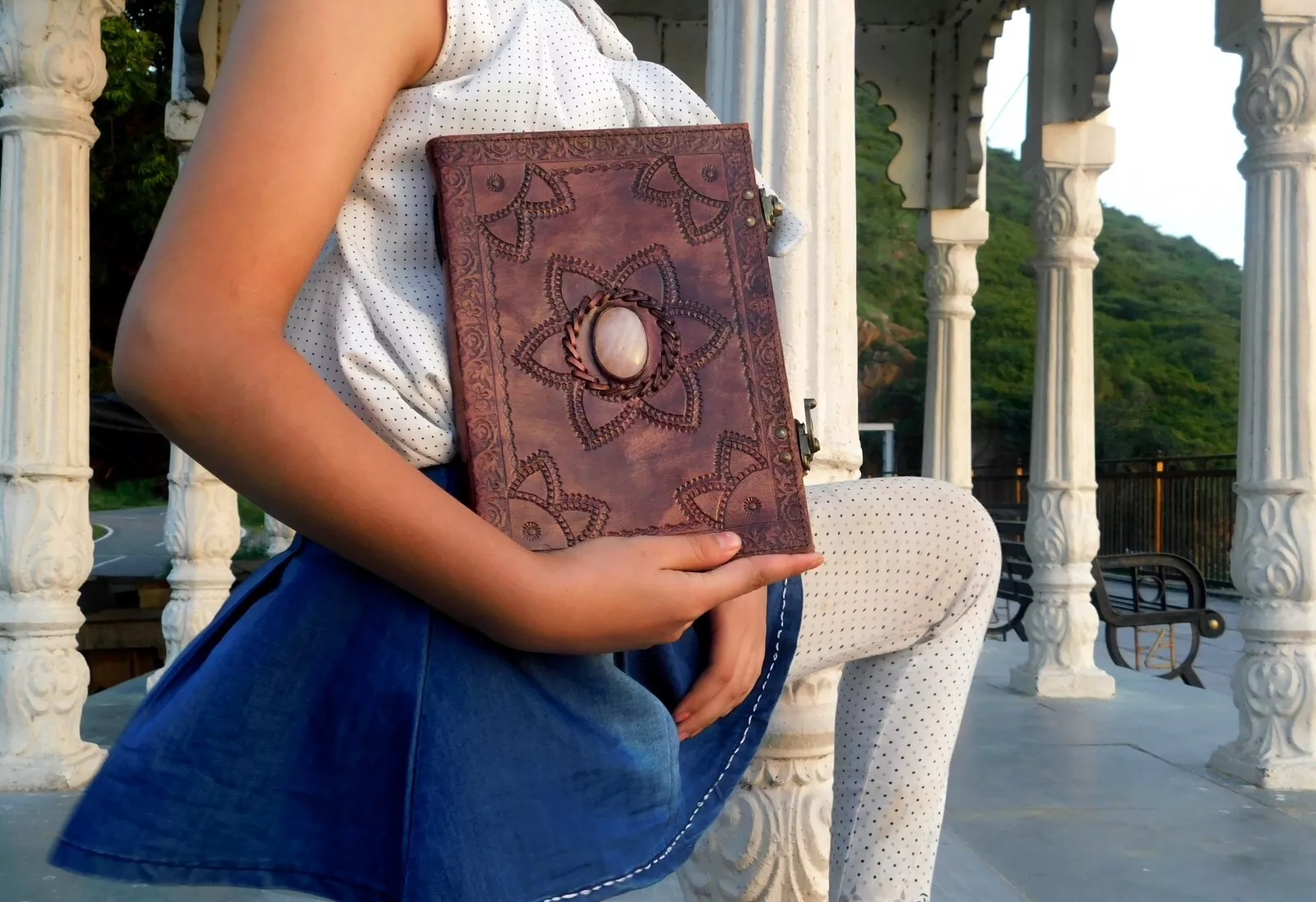 Handcrafted Embossed Design Vintage Leather Bound Journal Diary Rose Quartz Stone Antique Style Notebook For Men & Women Office Stationary Use