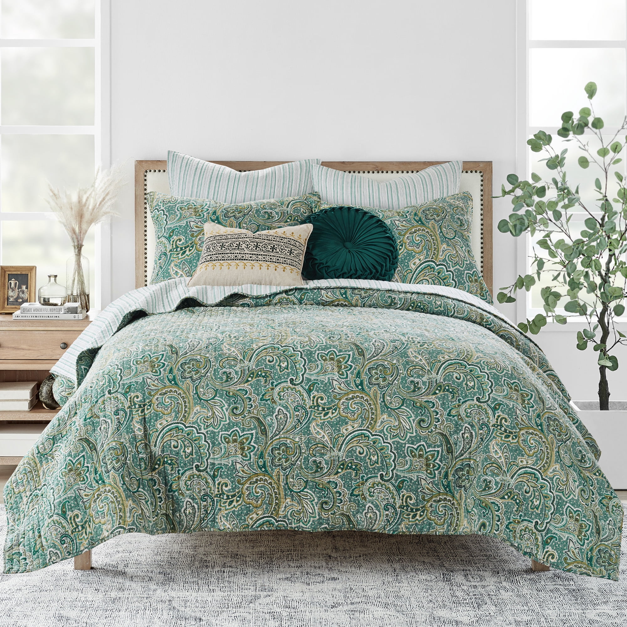 Levtex Home - Kimpton Green - Decorative Pillow (18 x 12in.) - Green Embroidered Filigree Design on Cream - Cream with Green and Gold