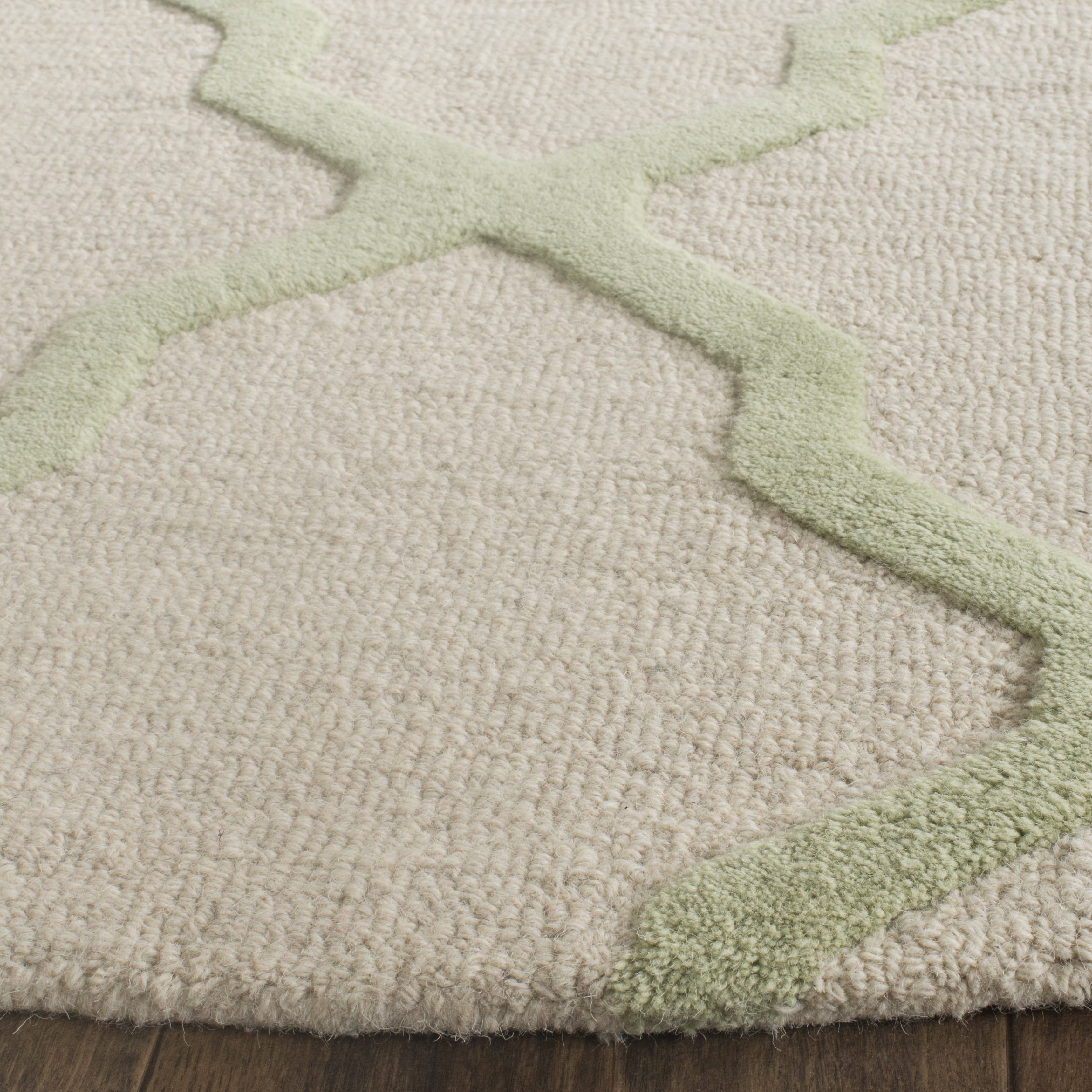 SAFAVIEH Cambridge Liam Geometric Wool Area Rug, Ivory/Light Green, 4' x 4' Round