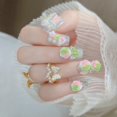thumbnail image 1 of Presiona Nails FIEONCIY, cuadrados, de longitud media, con estampado floral verde, 1 of 6