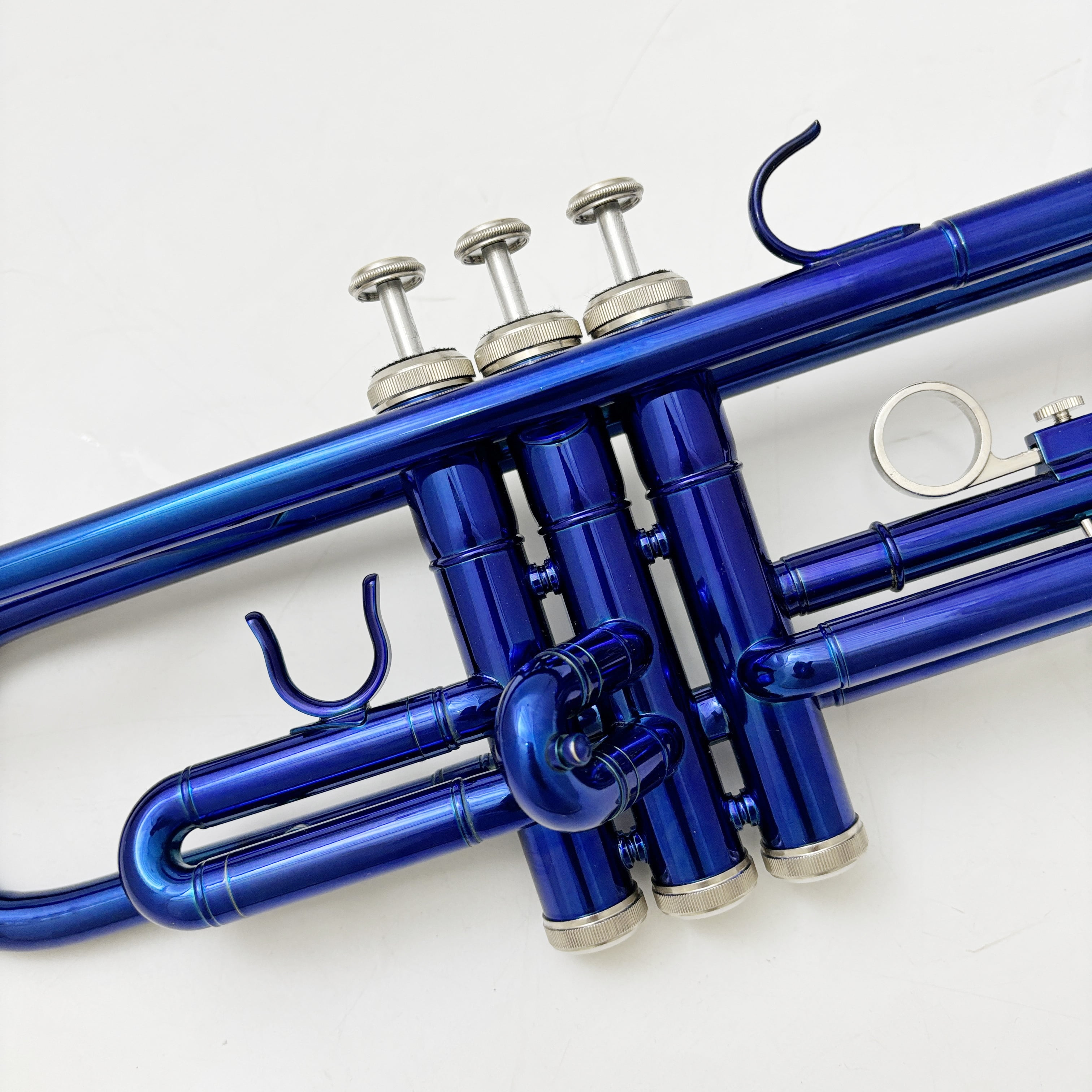 XINMEL trumpet instrument Blue B flat three-tone trumpet beginner band plays western instruments, with boxes and cleaning kits.