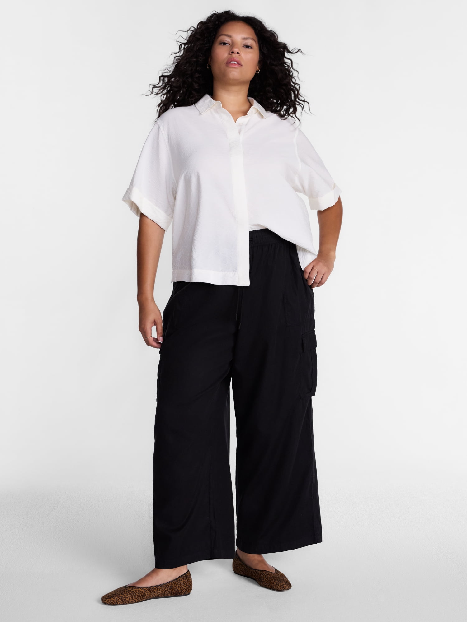 Terra and Sky Women's Plus Collared Short Sleeve Button Front Shirt, Sizes 0X-5X