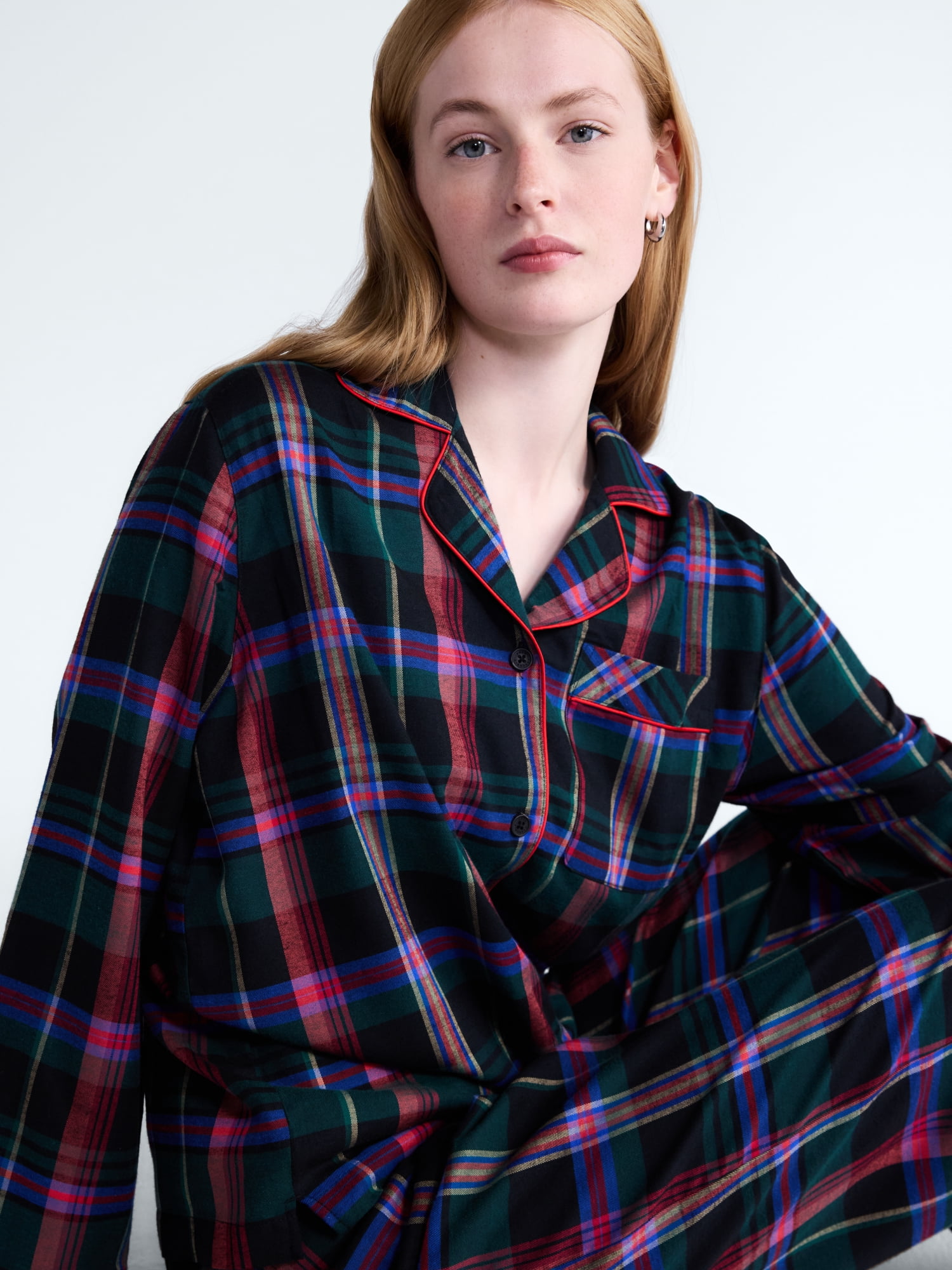 Free Assembly Matching Family Flannel Pajamas Women’s and Women's Plus Top and Pants Gift Set, 2-Piece, Sizes XS-3X