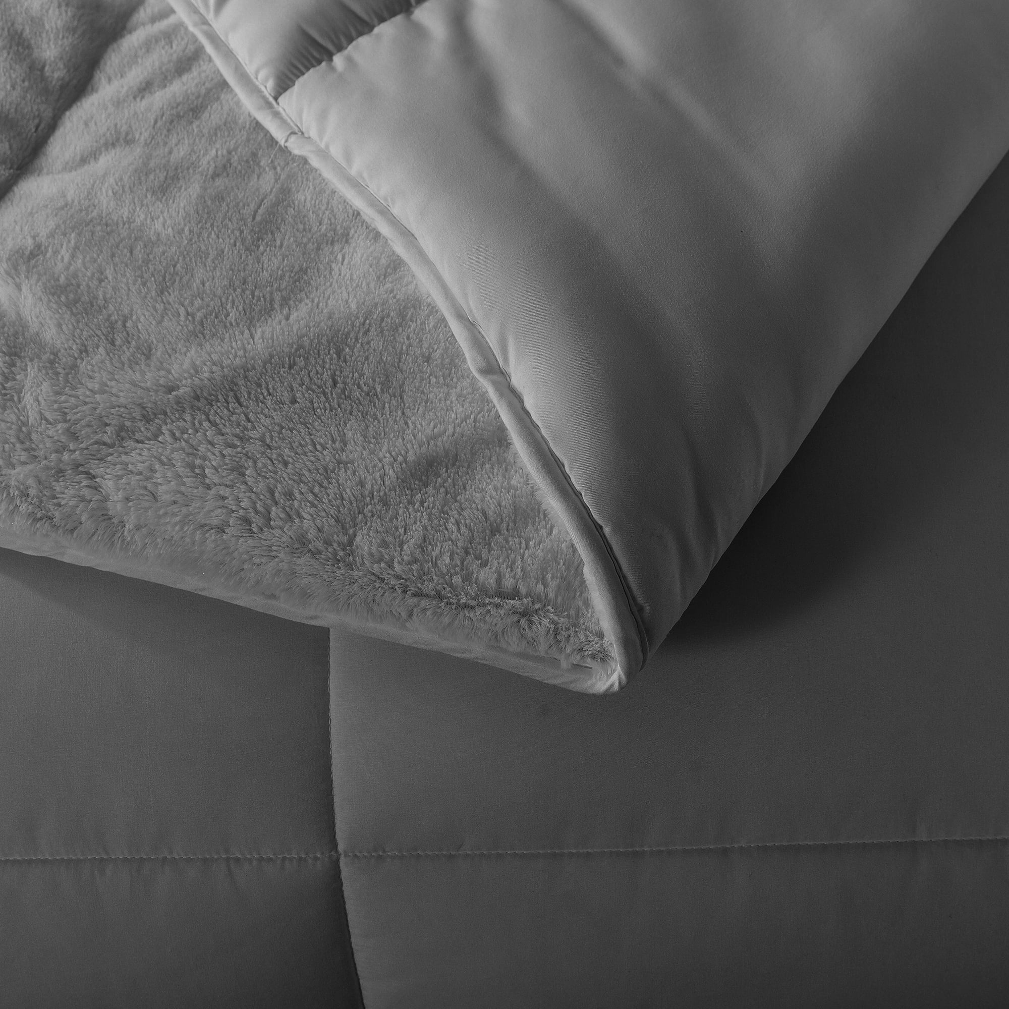 Cozy Down Alternative Comforter - Glacier Grey - King