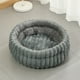 thumbnail image 4 of Cama redonda de felpa de invierno para gatos, adecuada para gatos y perros pequeños. Cama redonda y esponjosa para mascotas. Cama para mascotas cómoda, suave y cálida., 4 of 6