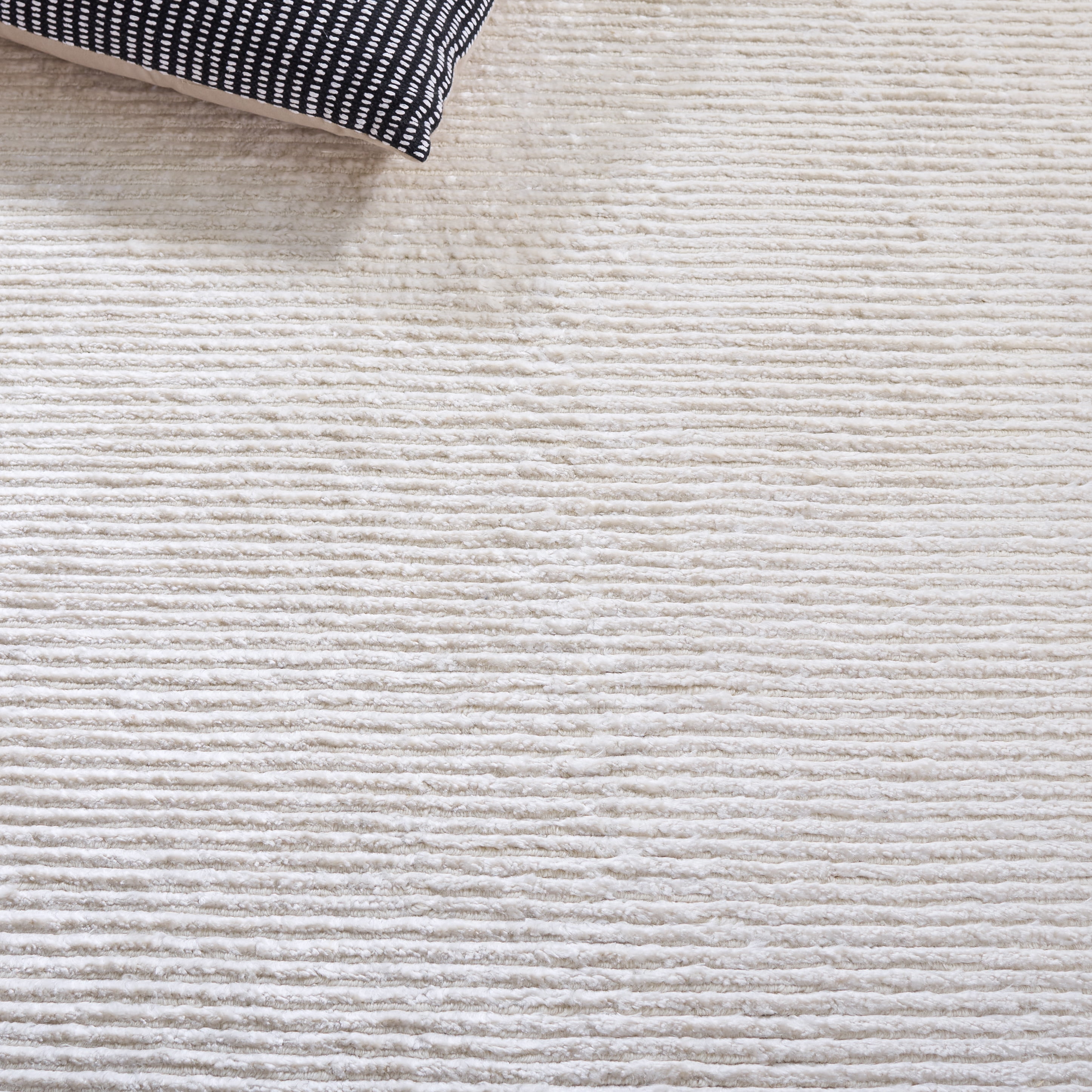Safavieh Mirage Isidor Solid Area Rug, Ivory, 10' x 14'