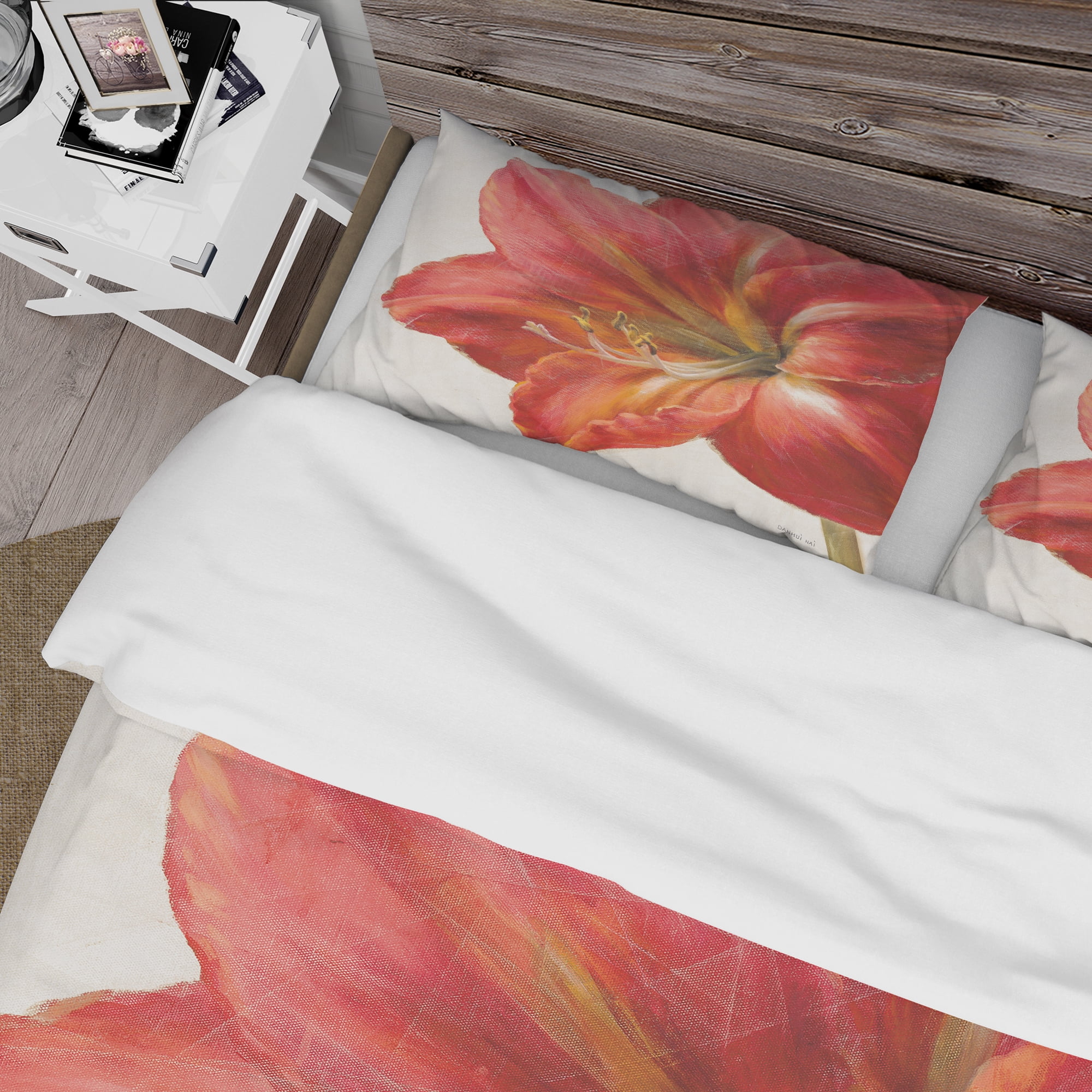 Designart 'Vivid Red Amaryllis' Traditional Duvet Cover Set