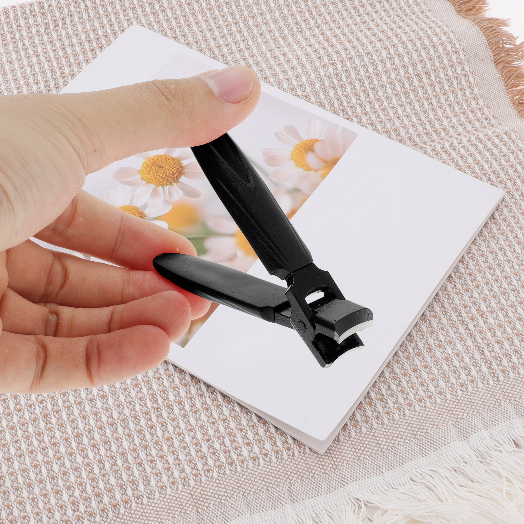 Unique Bargains Splash-proof Nail Clipper for Women and Men Black