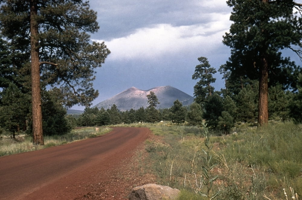 Arizona Sunset Crater Nsunset Crater A Volcanic Cinder Cone Near