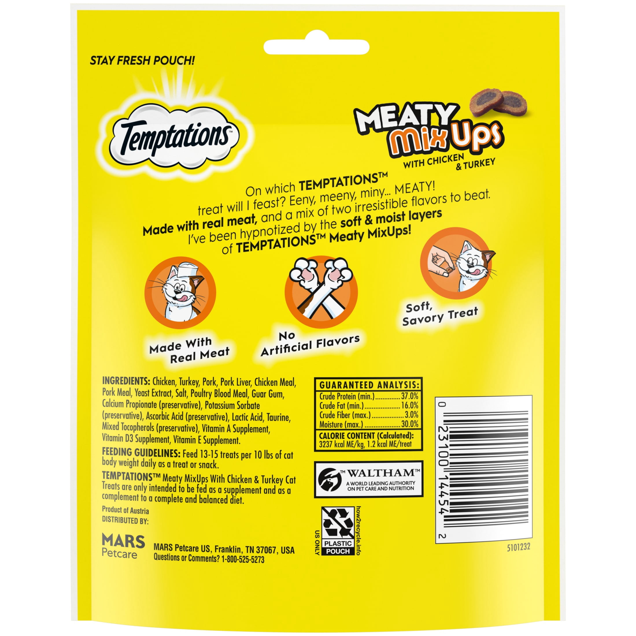 Temptations Meaty MixUps Chicken and Turkey Crunchy and Soft Cat Treats for Adult Cats, 4.12 oz Pouch