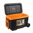 thumbnail image 4 of Hielera Hartplas Everest Adventure 52Qt con Ruedas | 80 Latas, 5 Días de Hielo, Color Negro/Naranja, 4 of 5