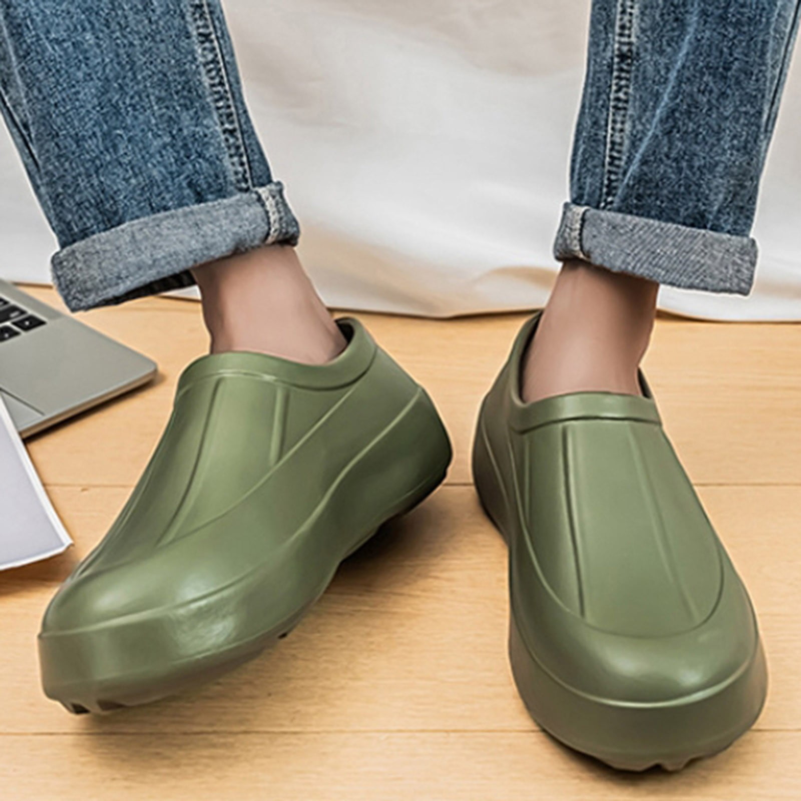 Dakaela Chef Shoes for Men Women Non Slip Oil Resistant Waterproof Lightweight Kitchen Work Clogs
