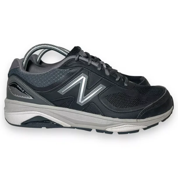 New Balance Men's Size 8 2E Wide 1540v3 Black Sneaker Shoes M1540BK3 Made in USA