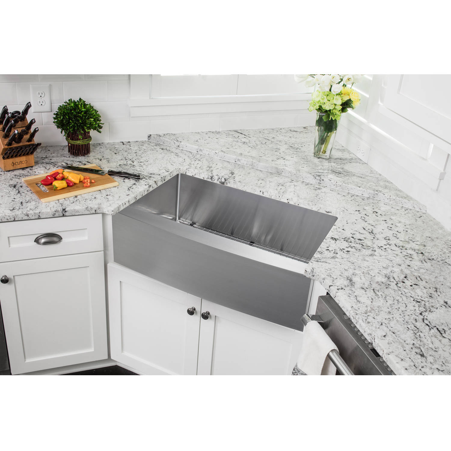 Magnus Sinks 36-in x 20-in 16 Gauge Stainless Steel Apron Front Single Bowl Kitchen Sink with Arc Kitchen Faucet - image 5 of 7