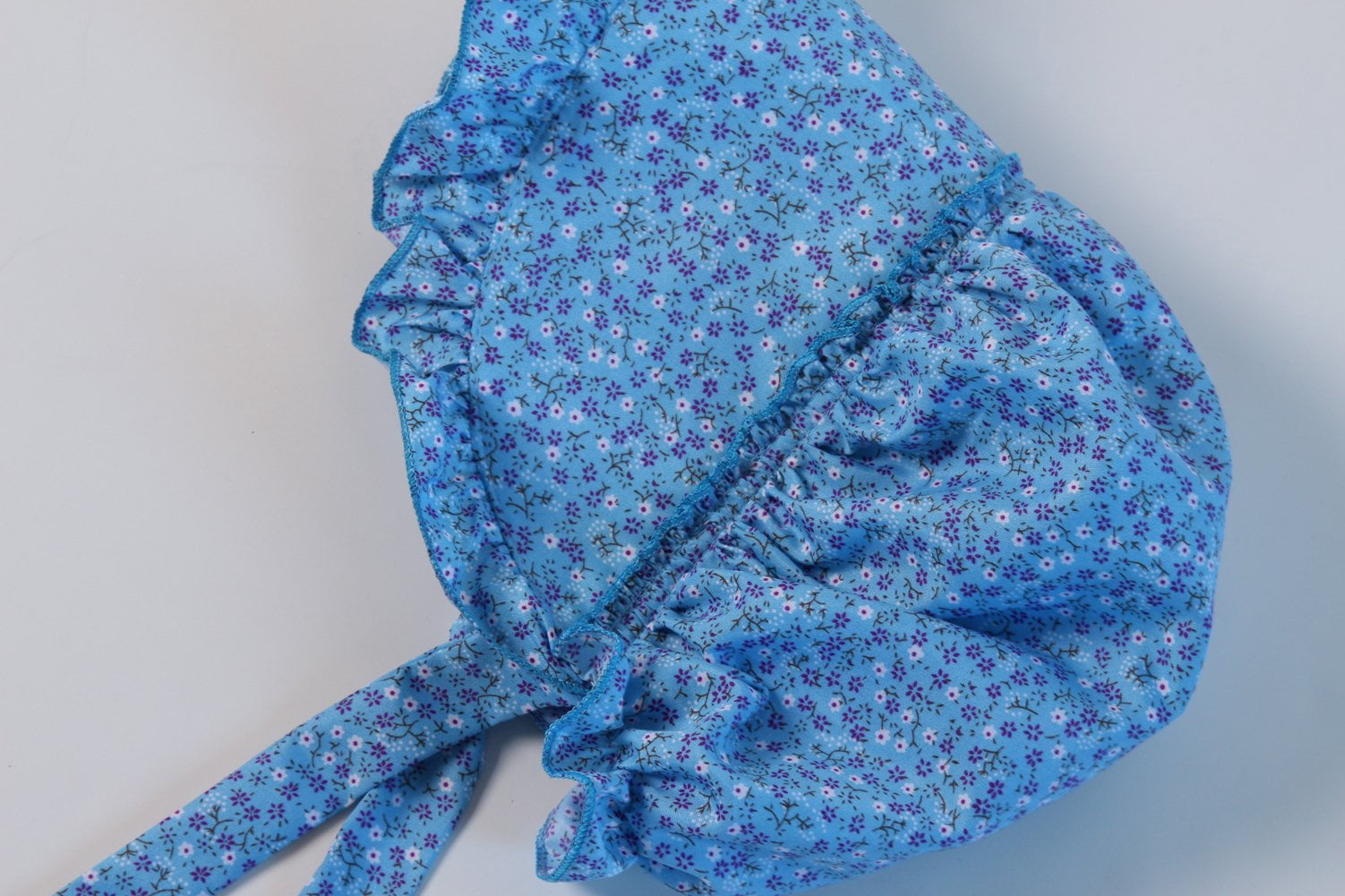 Making Believe Girls Deluxe Bonnet (Girls 4-8 years, Blue Calico)