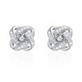 thumbnail image 4 of Pendientes de tuerca geométricos blancos chapados en oro, elegantes, sencillos, de plata de ley S925 de estilo coreano, con flores ligeras para mujer, 4 of 6
