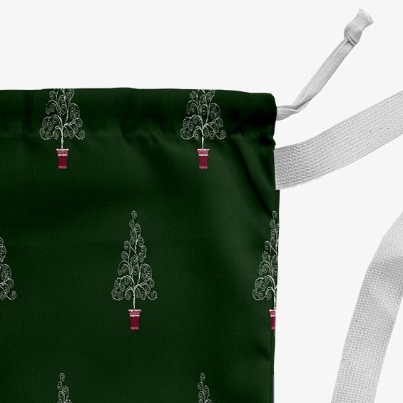 Simply Daisy Filigree Forrest 28 x 36 in Green Laundry Bag