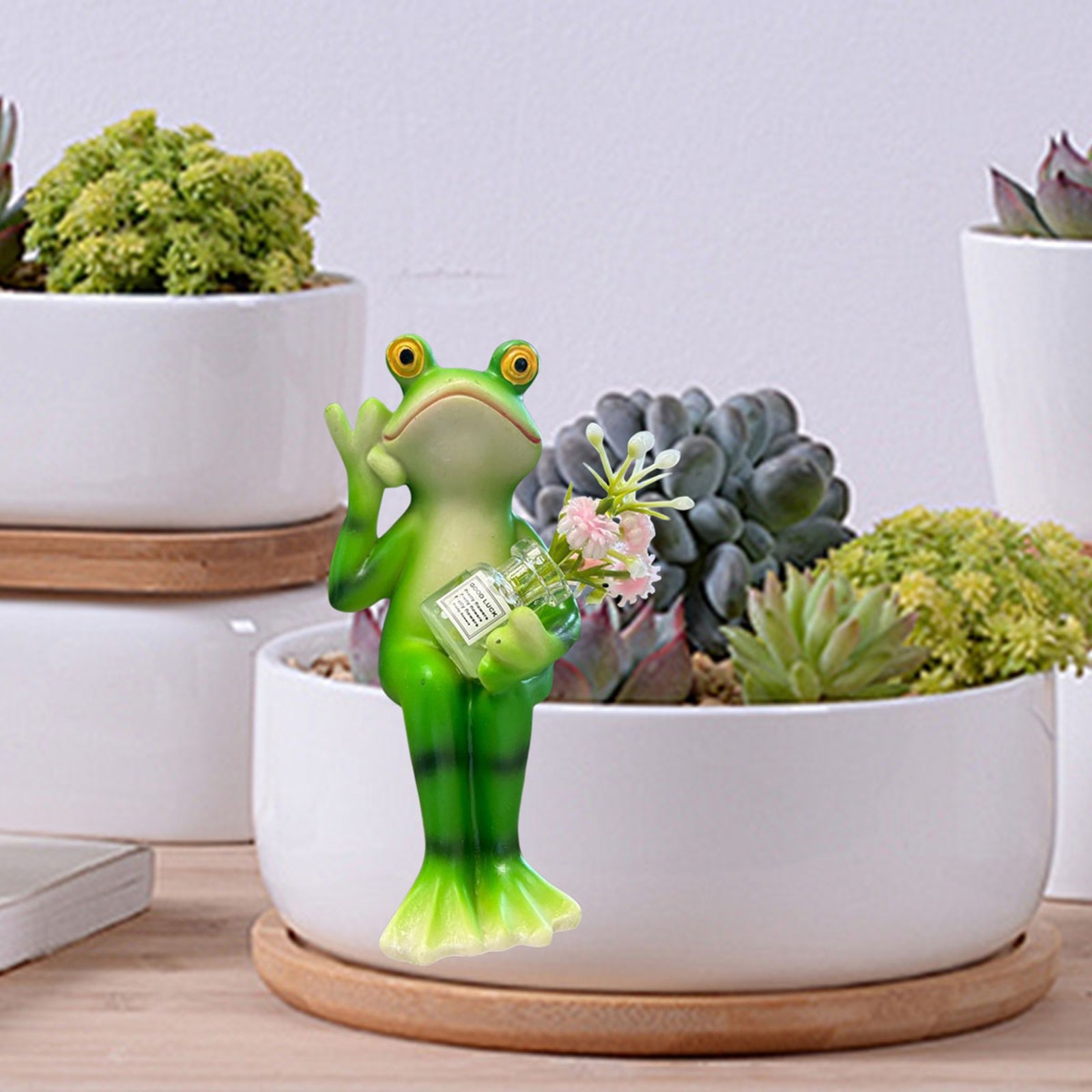Frog with Flower Vase Garden Statue, 3.93" Resin Cute Animal Sculpture, Whimsical Outdoor Yard Decor, Fairy Garden Ornament for Patio Lawn