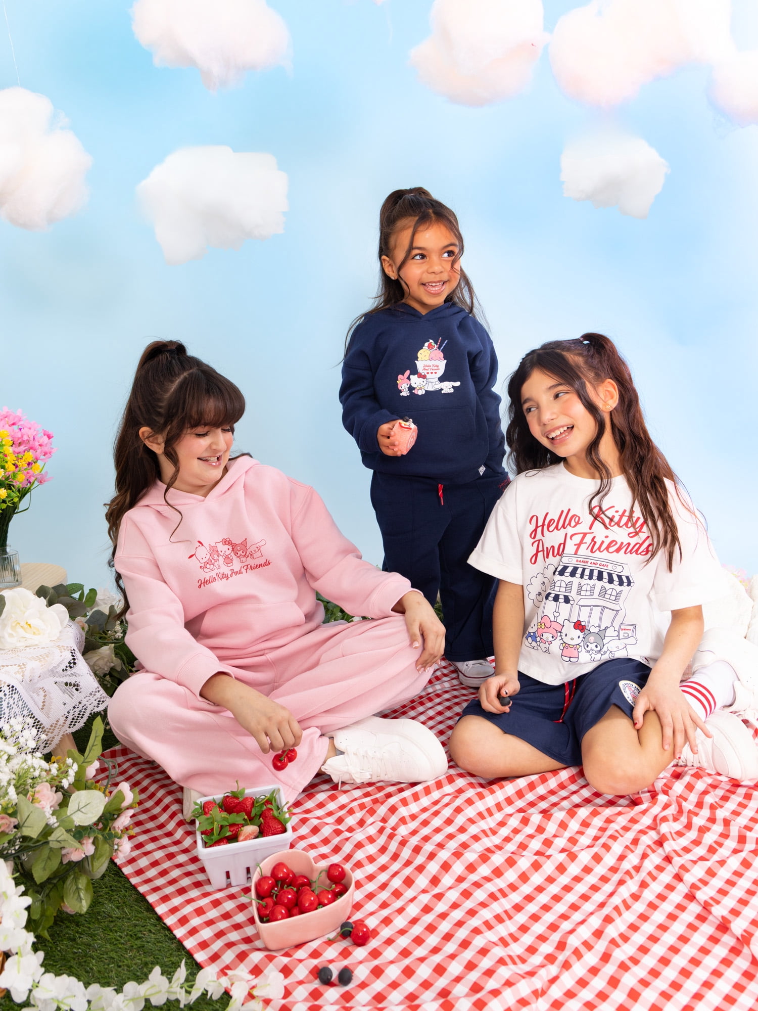 Wonder Nation x Hello Kitty Girls Graphic Hoodie with Long Sleeves, Sizes 4-16