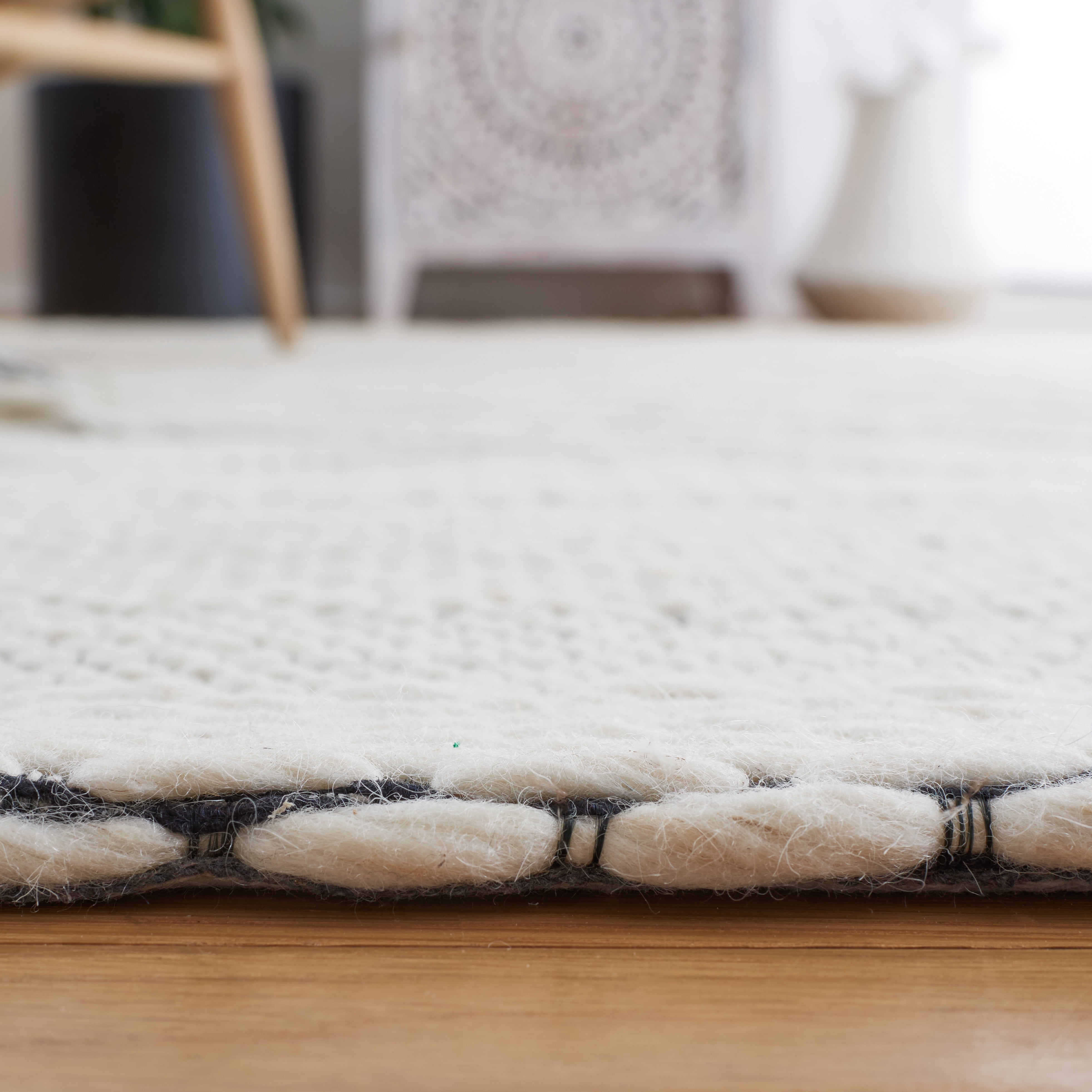 SAFAVIEH Vermont Weldon Trellis Area Rug, Ivory/Black, 5' x 8'