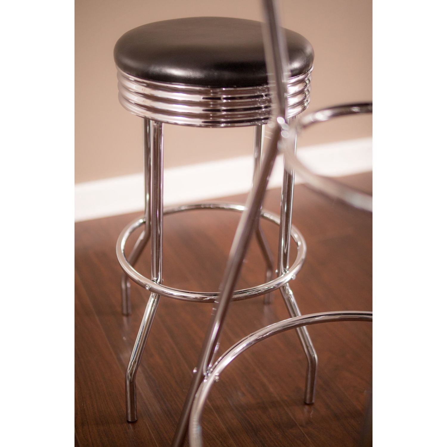 Ensemble de tables de pub Remington de Hathaway, 3 pièces - chrome et noir