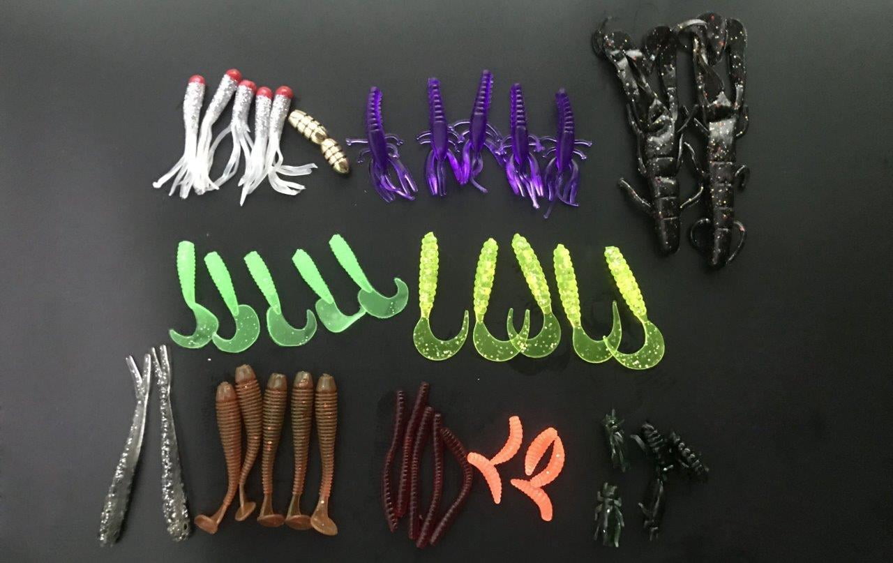 Elegantoss Fishing Lures Kit Set to Catch Bass, Trout, Salmon Including Crankbaits, Plastic Worms, Jigs, Spoon and Top Water Lures in a Plastic Box (109pcs)