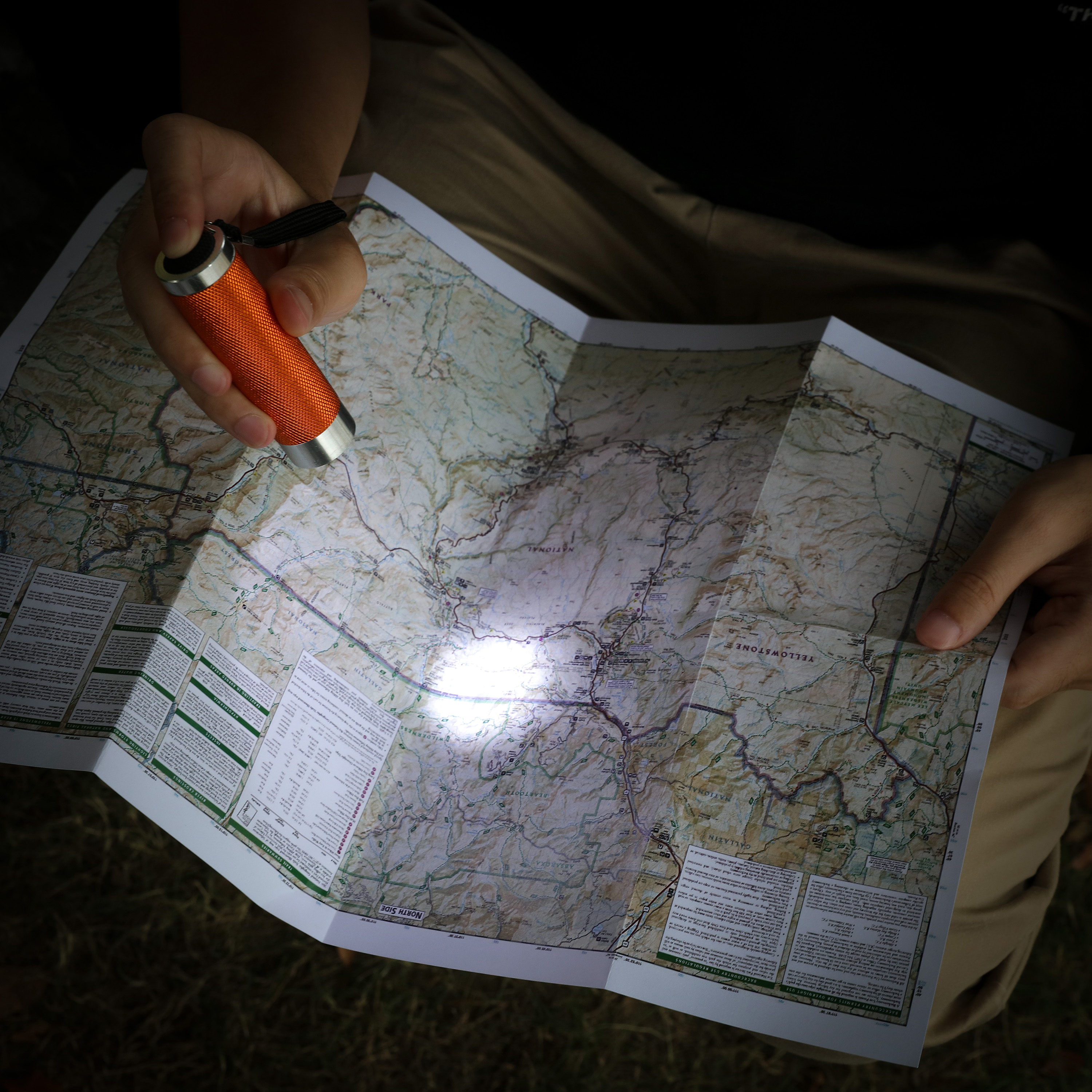 Linternas LED Ozark Trail paquete de 10, 50 lúmenes, multicolor, compactas para camping 4