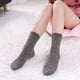 thumbnail image 4 of Calcetines de invierno MQELONG para mujer, 5 pares, algodón grueso y suave, 4 of 6