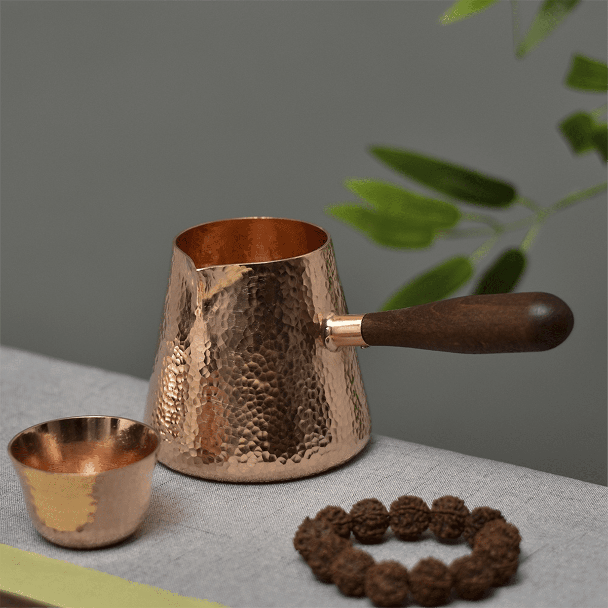 500ml Pure Copper Latte Pitcher Milk Jug with Wooden Handle Kettles Hammer Handcraft Drinkware Tableware,1 * Pure Copper Latte Pitcher,As Shown